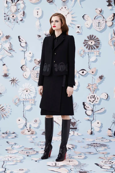 Look 10